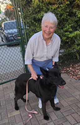 1886
GEMMA WITH NEW MOM JANET SDOG 1886
