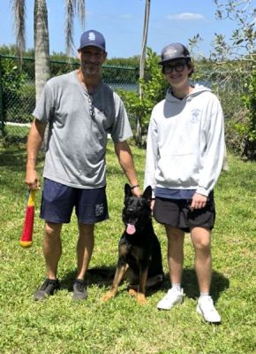 1893
LUKE AKA LOKIE WIOTH NEW DAD ERIC AND BRO JETT DOG 1893
