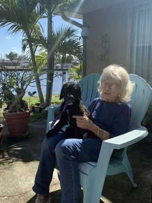 1872
BELLA WITH NEW MOM DELORES DOG 1872
