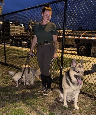 1874
JAGER WITH NEW BESTGY LARA DOG 1874
