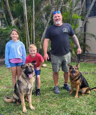 1446
THUNDER AKA ZEUS WITH NEW DAD DAMIAN AND DAMIAN JR AND HONOR DOG 1446
