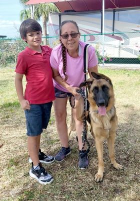 1467
JOJO WITH NEW MOM ELLA AND GRANDSON KALEB DOG 1467
