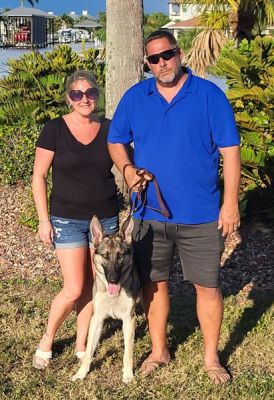 1490
HENNE WITH NEW DAD KEITH AND MOM DANIELLE DOG 1490
