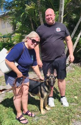 1498
PUPPY TEDDY WITH NEW MOM STACY AND DAD BOB DOG 1498
