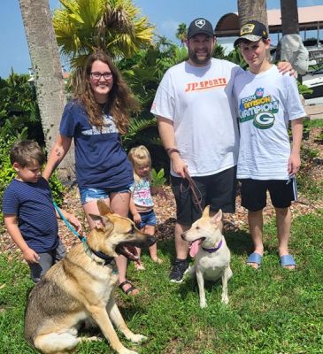 1508
FAYE WITH NEW FAMILY JUSTYNE, JONATHAN,CHASE, GRAYSON AND MADELYN DOG 1508
