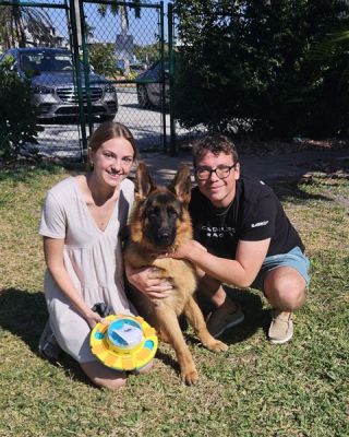 1580
HUDSON AKA COOPER WITH HIS NEW DAD DAN AND MOM EMILY FOSTER FAILURES DOG 1560
