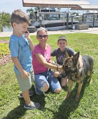 1591
SCARLETT WITH NEW MOM CLAIRFE AND BROS GREYSON AND NOAH DOG 1591
