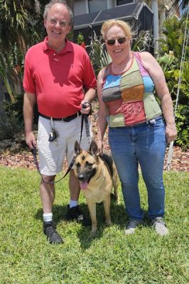 1786
EZRA WITH NEW MOM TRICIA AND DAD STEVE DOG 1786

