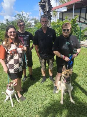 1832
CLOE WITH NEW MOM PAULA AND DAD ALBERT, SIS CHLOE AND BRO AJ DOG 1832
