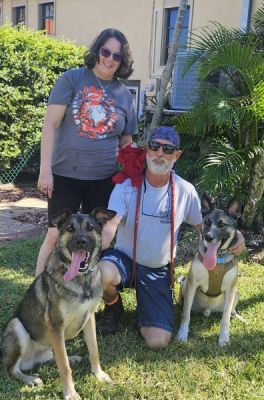 1840
RANGER WITH NEW MOM THERESA AND DAD DOUG WITH NEW BRO ZEEK DOPG 1840
