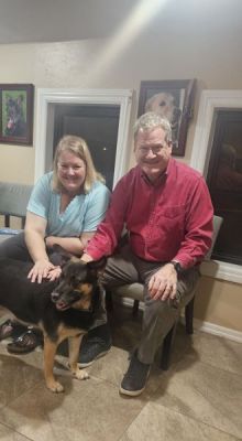 1850
STAR WITH NEW MOM MICHELE AND DAD BRICE DOG 1850
