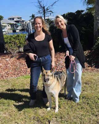 1861
YELLA WITH NEW MOM CELESTE DOG 1861
