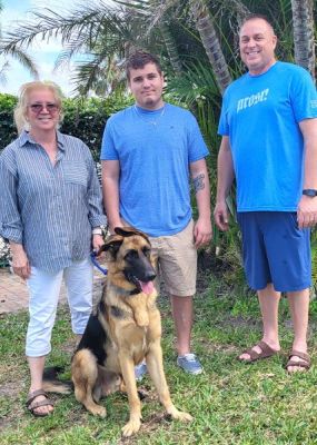 JOJO WITH NEW MOM BETTY DAD JOHN AND BRO JOHNNY DOG 1440
Keywords: 1440