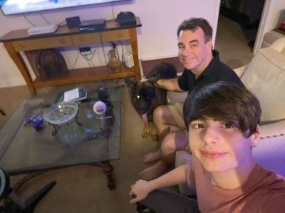 1800
HAZEL WITH NEW DAD'S BRIAN AND BRIAN DOG 1800
