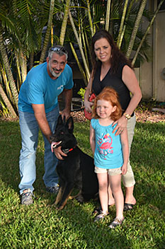 GRETA WITH MOM LISA DAD DARIN AND NEW SIS VICTORIA DOG 731 
