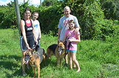 BONNIE AND CLYDE WITH DAD ROBB, MOM LISA AND MALENA AND DEVON DOG 601 602
