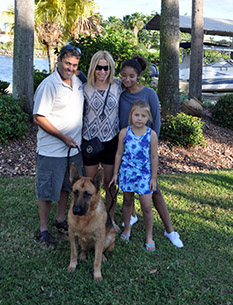 LADY WITH MOM MAGGIE DAD IVAN AND  NICHOLE AND MELLY DOG 639
