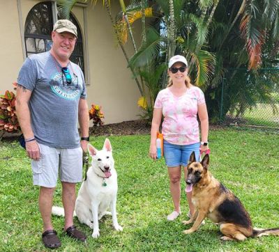 BONNIE WITH NEW MOM THERESA AND DAD BILL DOG 1316
Keywords: 1316