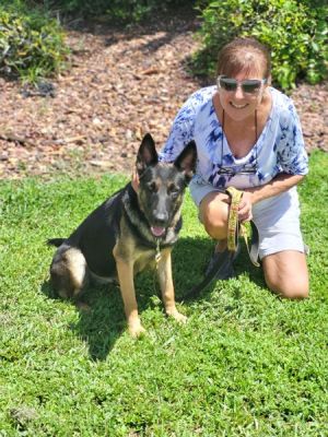 STAR WITH NEW MOM DIANE DOG 1360
Keywords: 1360