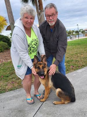 DIXIE WITH NMEW MOM LYNNE AND DAD JIM DOG 1307
Keywords: 1307