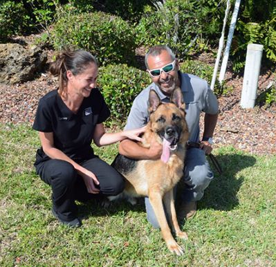 BENZ WITH DAD BENNETT AND MOM  COURTNEY DOG 866
Keywords: BENZ NEW FAMILY