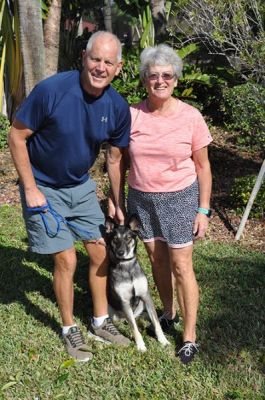 BRANDY AKA HARRIET WITH NEW MOM LEE AND DAD JOHN DOG 995
Keywords: 995