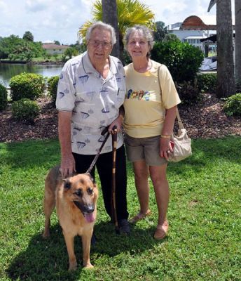 SASHA WITH NEW DAD DON AND MOM JUDY DOG 951
Keywords: 951