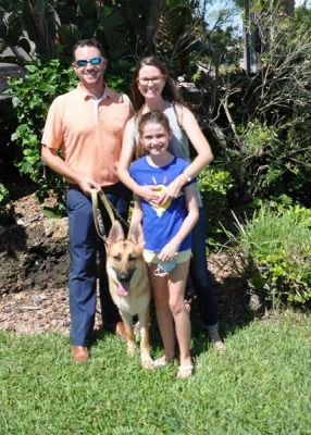 LIEA WITH NEW DAD CARLTON MM MELISSA AND SIS HANNAH DOG 1245
Keywords: 1245