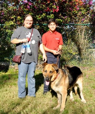 THOR WITH NEW MOM CRYSTAL AND BROTHER ALARIC DOG 1202
Keywords: 1202