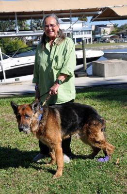 TITAN WITH NEW MOM NANCY DOG 1203
Keywords: 1203