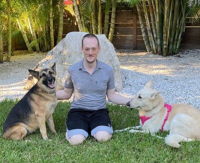 CARLTON WITH NEW DAD TOM AND SISTER DOG 1262
Keywords: 1262