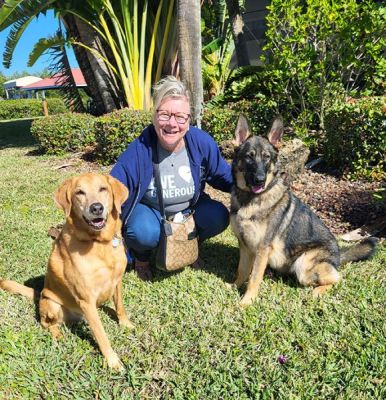 LULU WITH NEW MOM MURIEL AND NEW BROTHER MILES DOG 1289
Keywords: 1289