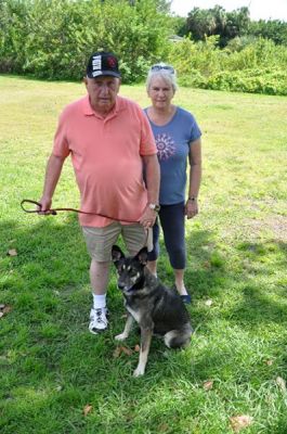 HARRIET WITH NEW DAD ANDY AND MOM JANET DOG 966
Keywords: 966