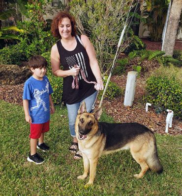 MAX WITH NEW MOM KARYN AND BROTHER WILLIAM DOG 989
Keywords: 989