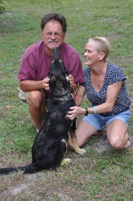 ROSCO WITH NEW DAD JOE AND MOM PAULA DOG 899
Keywords: 899