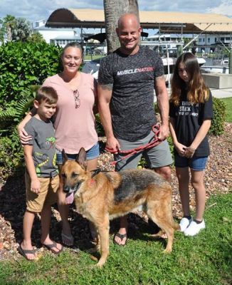 BEAR WITH MOM KRISTINA, DAD BRIAN AND SHRRINA AND KYLE DOG 1143
Keywords: 1145