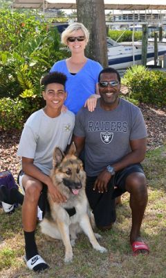 TURBO AKA SHAULIN WITH DAD CURTIS, MOM MICHELLE AND BRO JACOBY DOG 804
