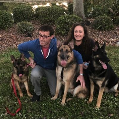 Amela and Keesha with new Dad Nick and Mom  Courtney with new sister Elsa Dogs 3 and 4 for 2020 and 991 and 992
Keywords: 3 4