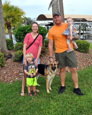 KAVEN WITH NEW MOM SHAUNA AND DAD ADAM WITH HUNTER AND HANNAH DOG 948
Keywords: 948