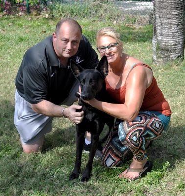 BEAR WITH NEW MOM SAMANTHA AND DAD BRUCE DOG 1213
Keywords: 1213