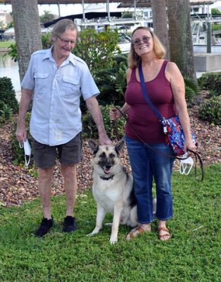 CAPTAIN#1 WITH NEW MOM DEBBIE AND DAD DONNIE DOG 1173
Keywords: 1173