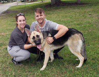 RANGER WITH NEW DAD MASON AND MOM MOLLY DOG 1164
Keywords: 1164