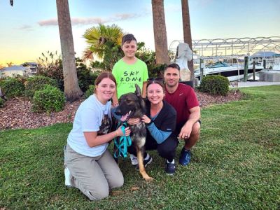 BROOKLYN WITH NEW MOM KAT DAD BRIAN AND TANER AND GABRIEL DOG 1376
Keywords: 1375