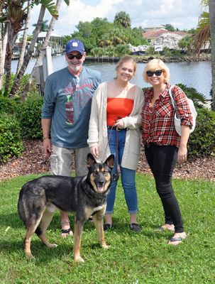 HANDSOME HARRY AND MOM MEAGAN DAD SHAWN AND HER MOM MAGGIE DOG 973
Keywords: 973