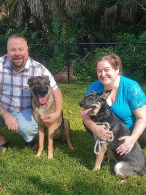 LUNA 7 WITH NEW DAD JASON AND MOM LAURA AND NEW BROTHER DOG 1367
Keywords: 1367