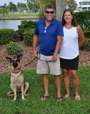 IZZY WITH NEW MOM CAROLYN AND DAD FRANK DOG 1137
Keywords: 1137