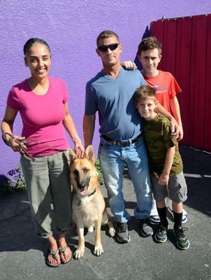 JORDIE AKA SIMBA WITH MOM RACHAEL, DAD DAVE, BROS JORDAN TRAVIS DOG 811
