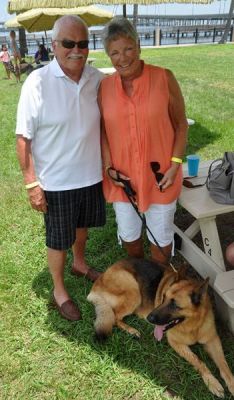 LUNA1 AKA LUNA LADY WITH NEW MOM MARILYN AND DAD LARRY DOG 875
Keywords: 875