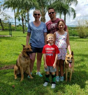 MUFFIN WITH NEW DAD DAN AND MOM JULIE WITH BROTHER ATLAS DOG 840
