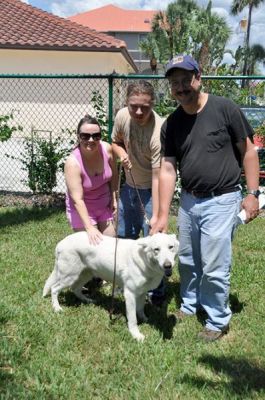 OAKLEY AND NEW DAD NATE MOM CINDY AND BRO ANDY  DOG 835
